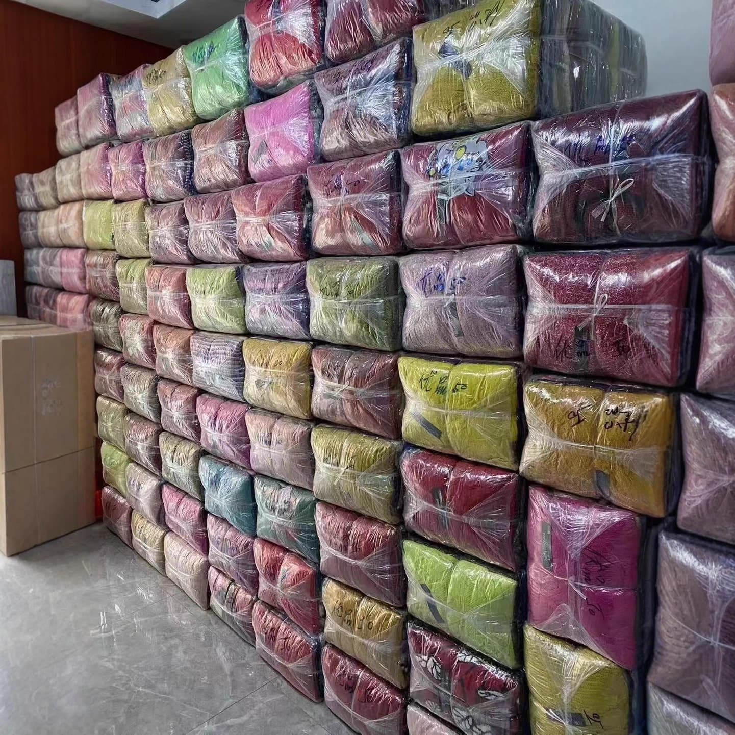 Autumn and winter miscellaneous sweaters in stock clothing wholesale sweaters Sweaters women's sweaters clothing factory tail goods supply