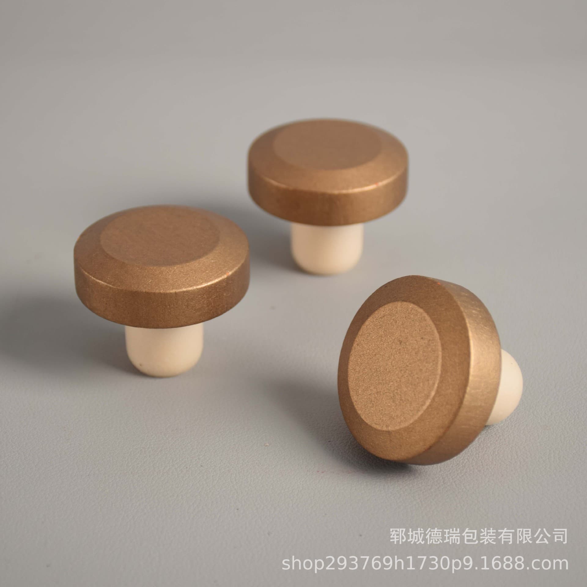 Universal polymer sealed cork for red wine, spirits, and fruit wine bottle caps