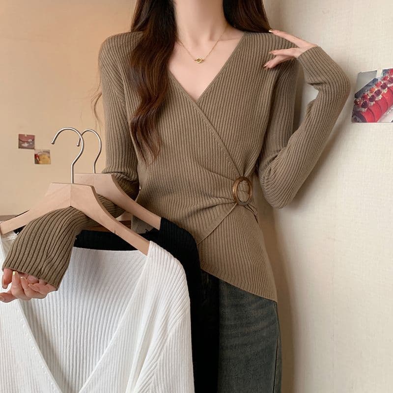Chanel-style V-neck ribbed base layer T-shirt for women, new spring and autumn/winter style, loose fit, slimming, plus size, pure and sexy style top.