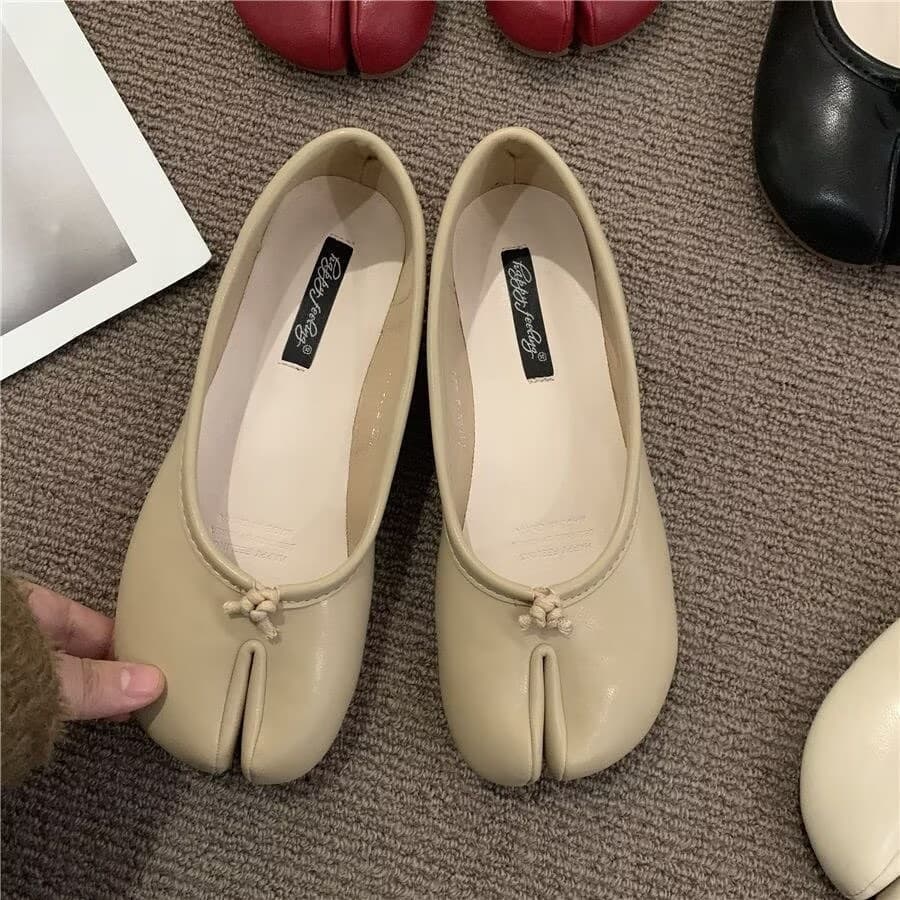 Korean Style Slip-On Red Split-Toe Pig Hoof Flat Shoes New Shallow Mouth Loafers Soft Sole Women's Summer Shoes