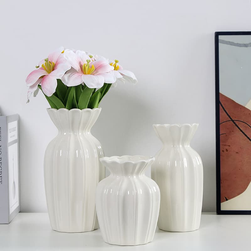 Ceramic Vase with Dried Flowers and Baby's Breath, Creative and High-End Luxury Vase Decoration for Living Room Flower Arrangement and Home Decor