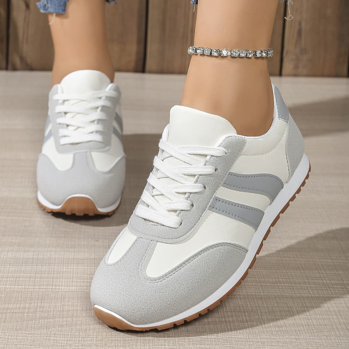 2025 Spring/Summer New Foreign Trade Sports Style Casual Shoes Fashionable Versatile Running Shoes Lightweight Large Size Women's Shoes Wholesale