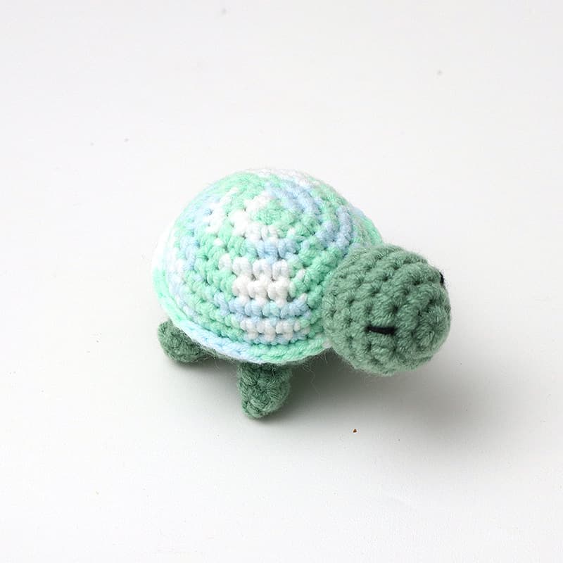 Cross-border hot-selling new finished hand-crocheted keychain pendant, knitted animal pendant, colorful yarn small turtle