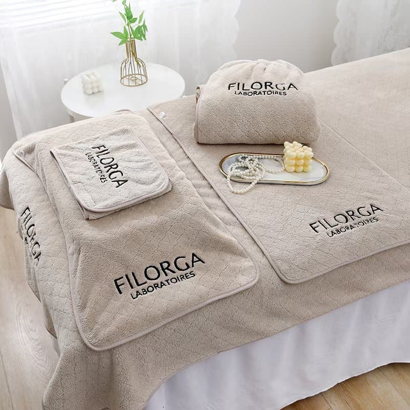 New European Floral Pattern Towel Set with Embroidery and Logo for Skin Management in Coral Fleece