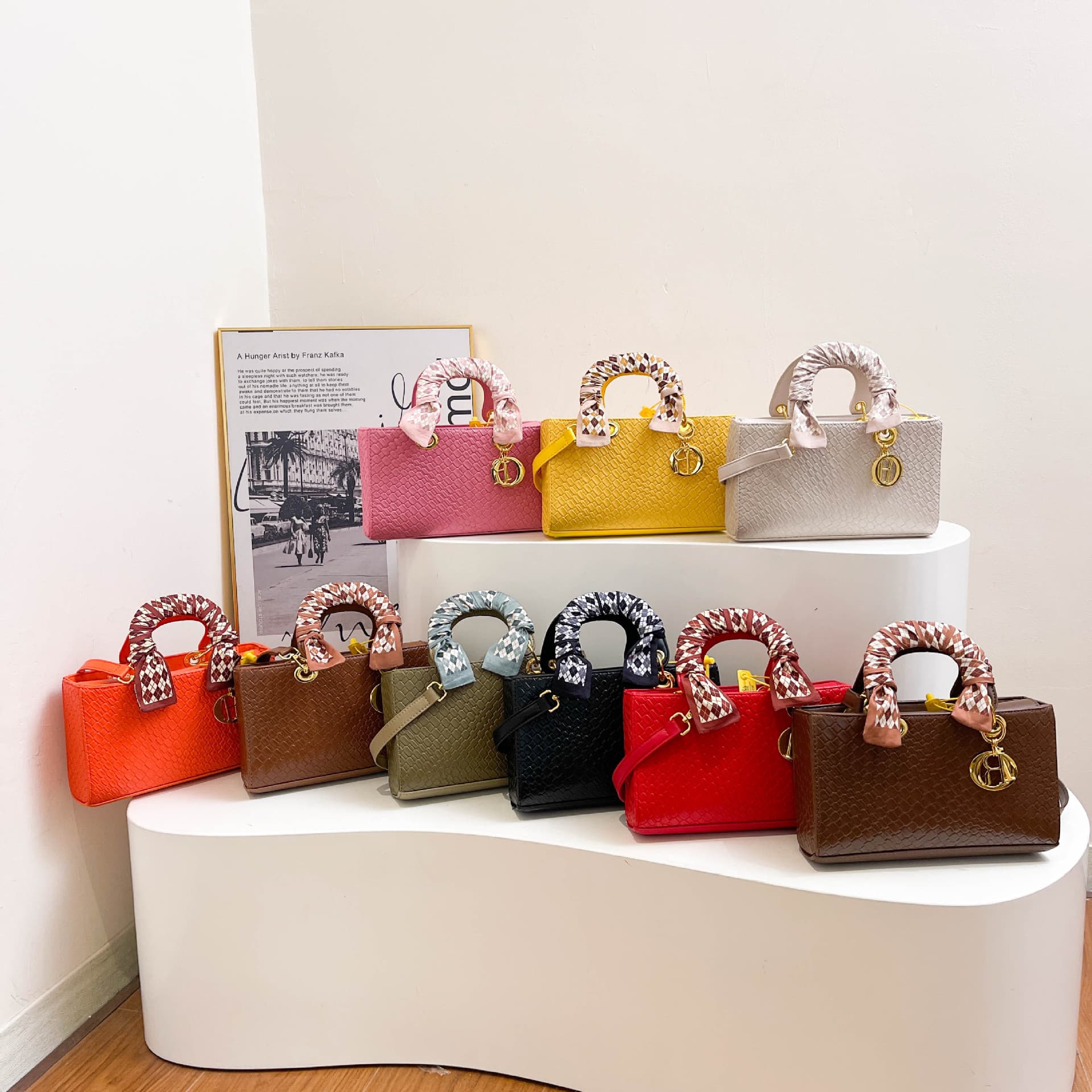 High-end silk scarf woven Princess Diana bag 2025 new woven handbag hand-held single shoulder diagonal trendy women's bag