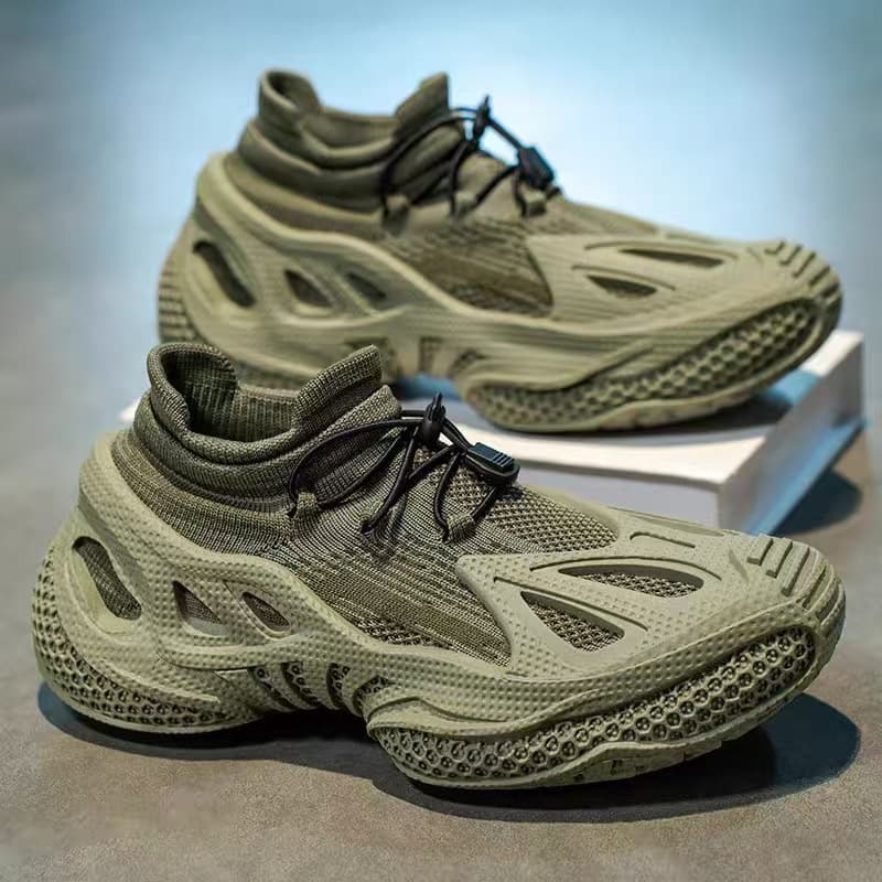 2026 Men's New Breathable Flyknit Mesh Sports Shoes Trendy Slip-on Casual Thick Sole Sneakers Dad Shoes