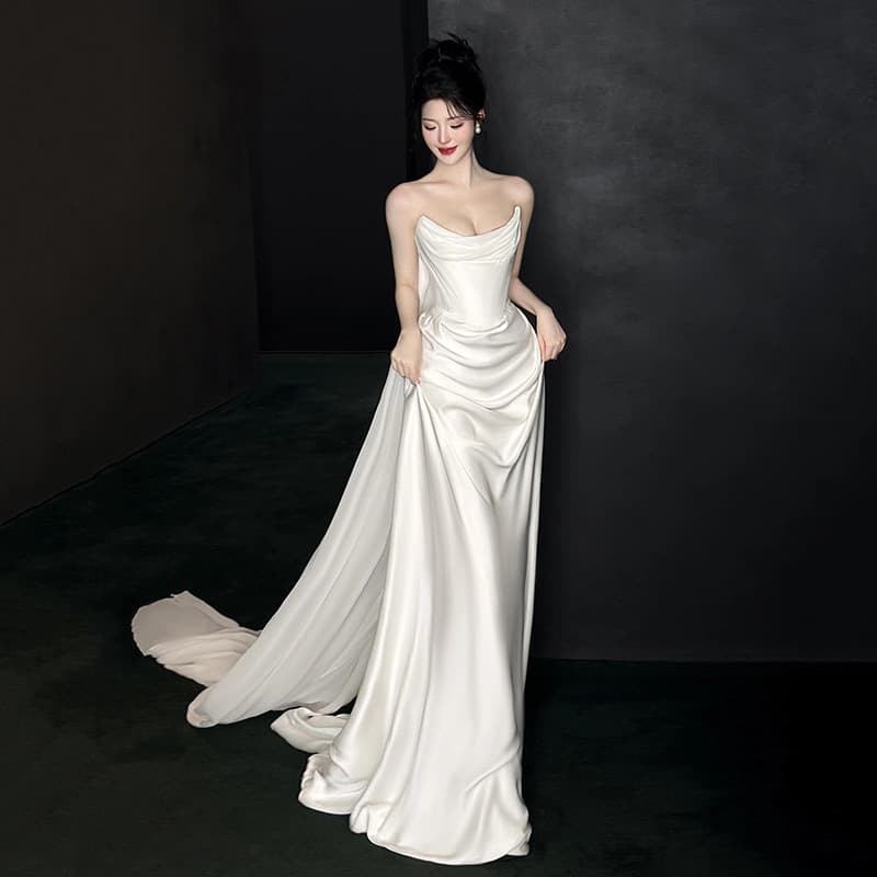 White Strapless Light Wedding Dress French Simple Satin Small Train Slim Fishtail Skirt High-End Engagement Evening Gown for Women