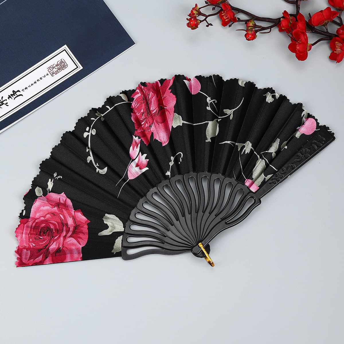 Summer New Silk Curved Hollow Plastic Stem Fabric Fan Decoration Portable Exquisite 7-Inch Lady Fan
