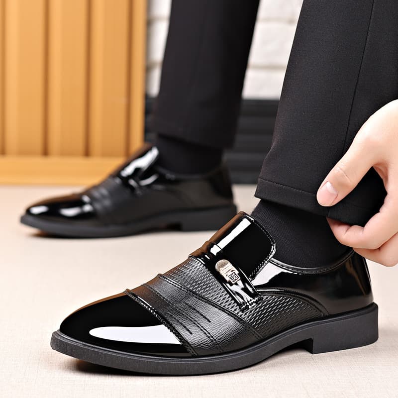2025 New Cross-border Men's Patent Leather Shoes Casual Business Formal Shoes Large Size Versatile Mirror Shoes