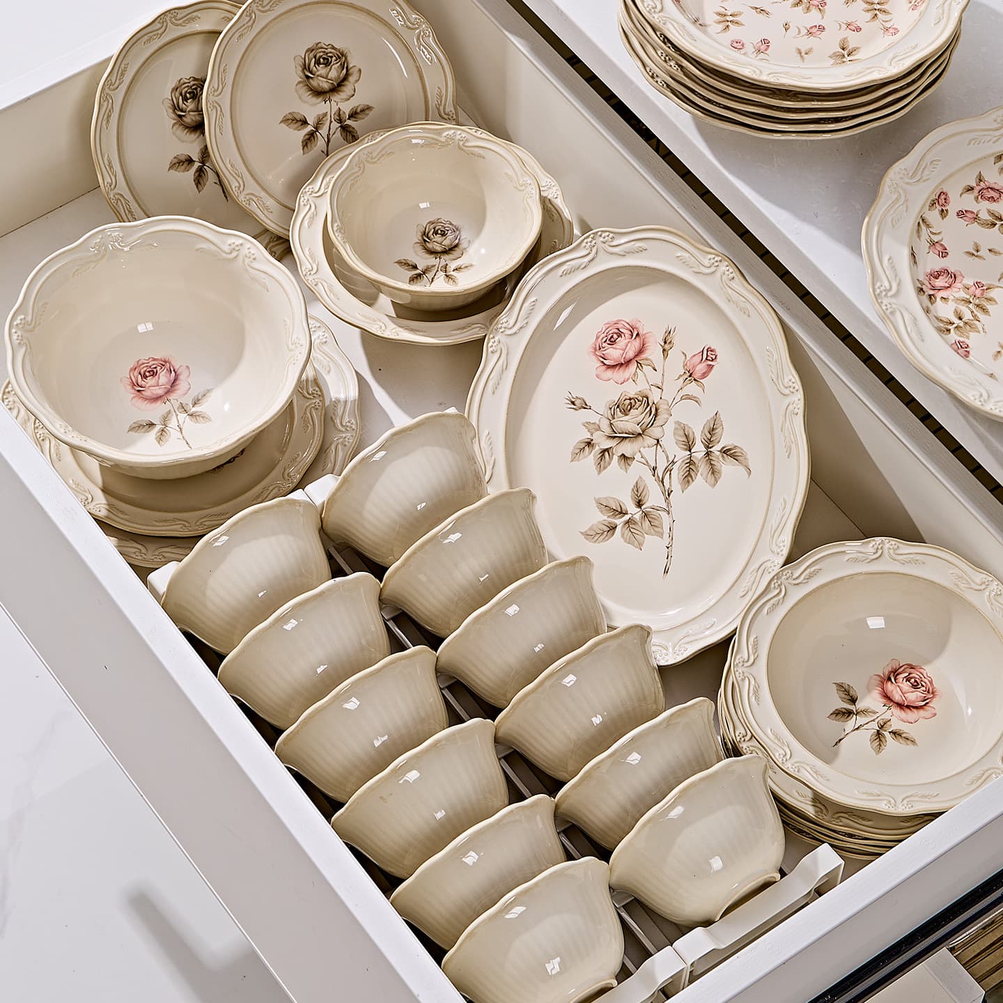 High-looking rose 2026 new ceramic tableware bowl and dish set French retro household rice bowl and dish set