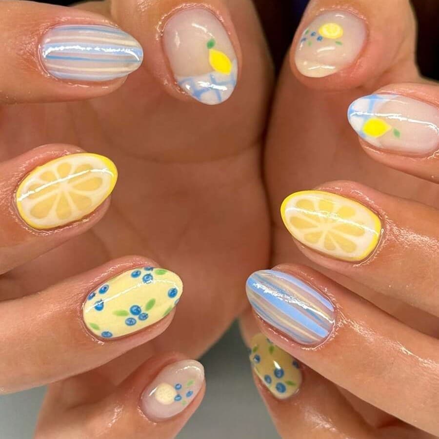 Best-selling European and American short round pointed nails, almond nails, French plaid yellow lemon blueberry wearable nails, removable