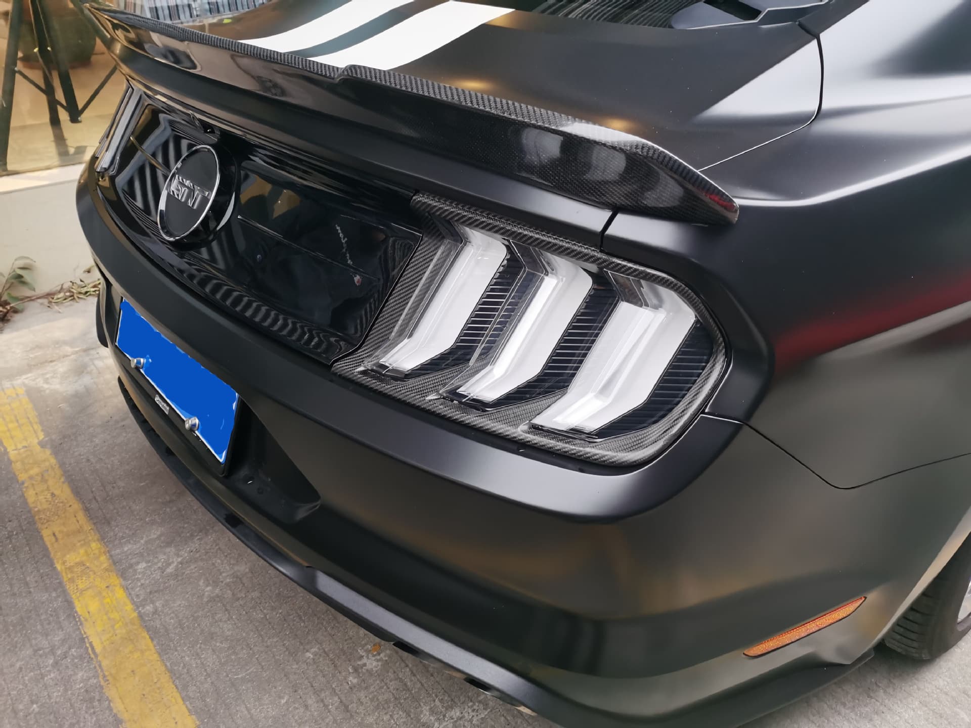 Carbon Fiber Rear Tail Light Outer Cover Trim for 2018-2023 Ford Mustang