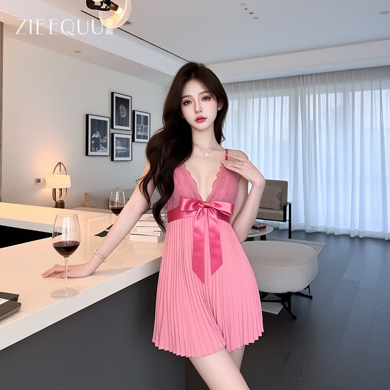 ZiQu Sexy French Deep V Strap Nightgown Spicy Bare Back with Padded Bust Fine Pleated Sleepwear Women Homewear 6566