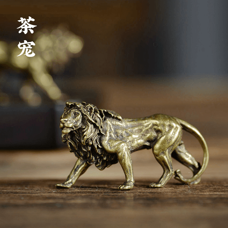 Brass lion small copper ornaments solid tea pet Lion King tea pet keychain micro-carved antique copperware copper art copperware