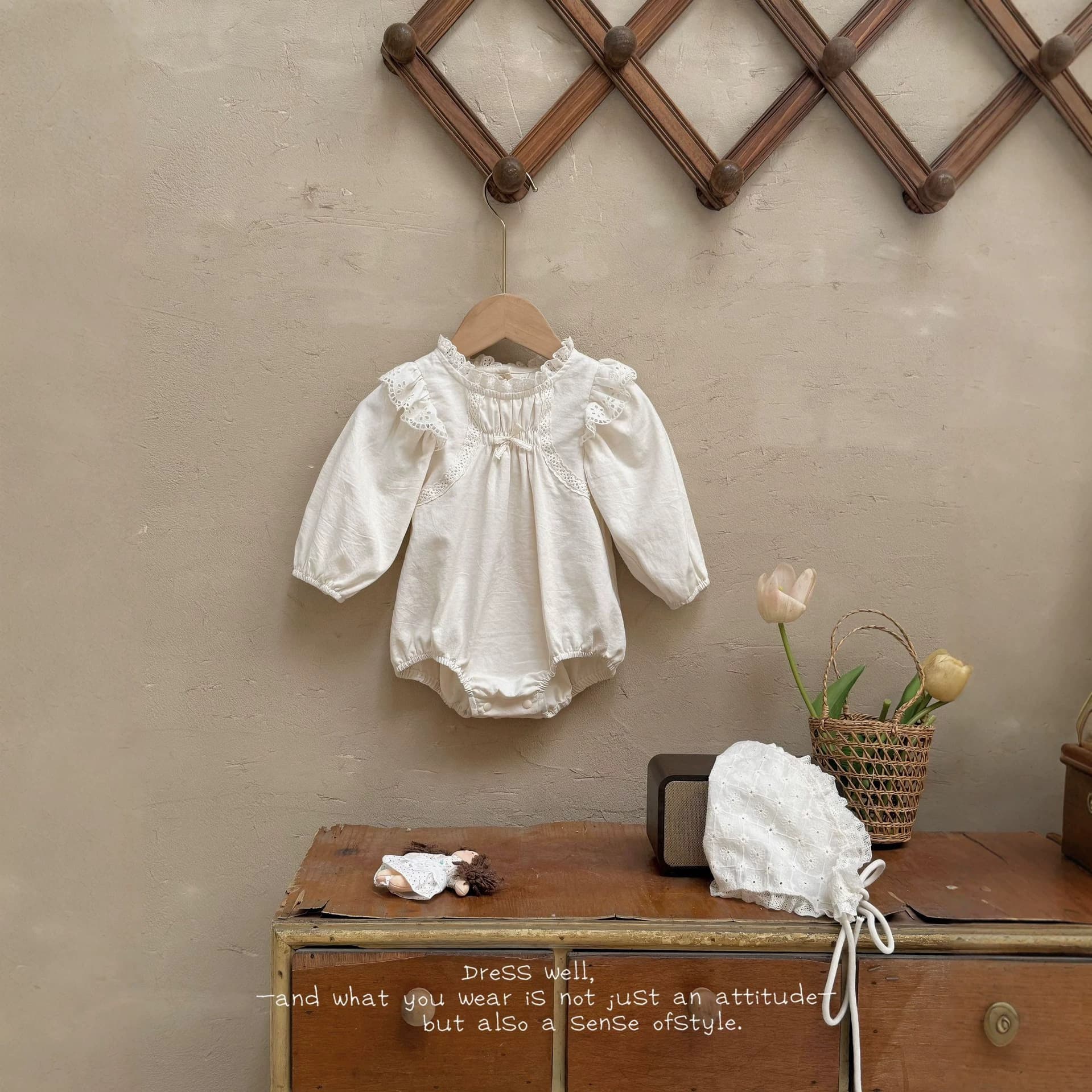 Autumn Korean style lace splicing harem baby autumn clothing for infants and young children, long-sleeved one-piece open-back rompers