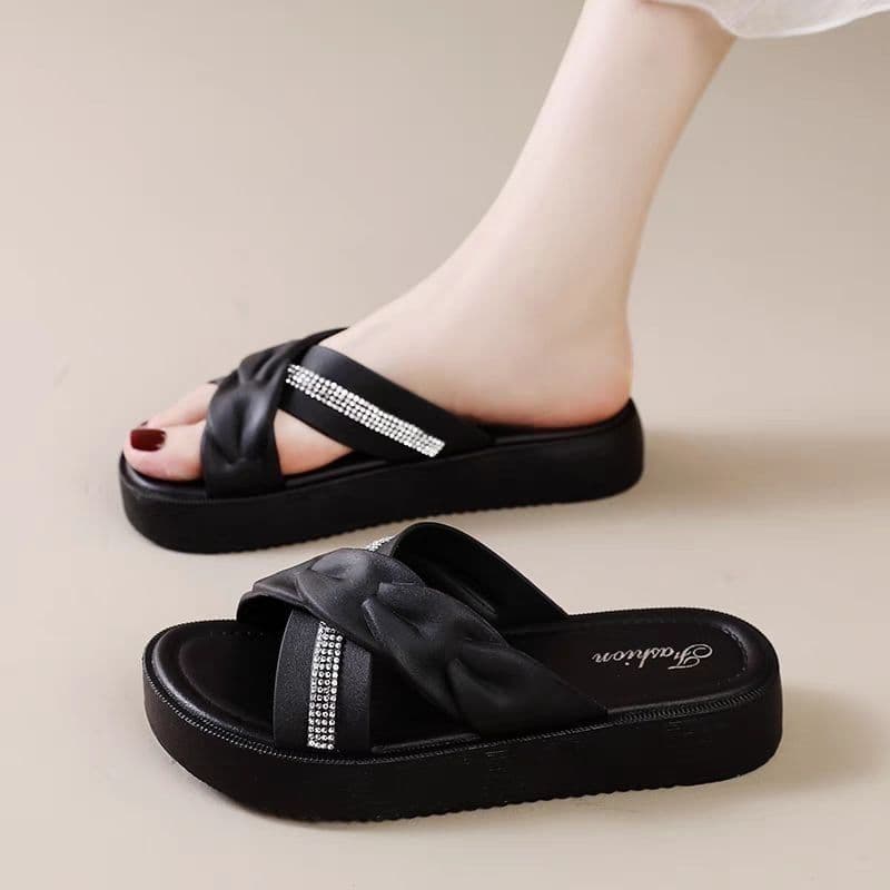 New Rhinestone Slippers for Women, High-Gloss Fashionable Summer Sandals, Korean Style, Elegant Design