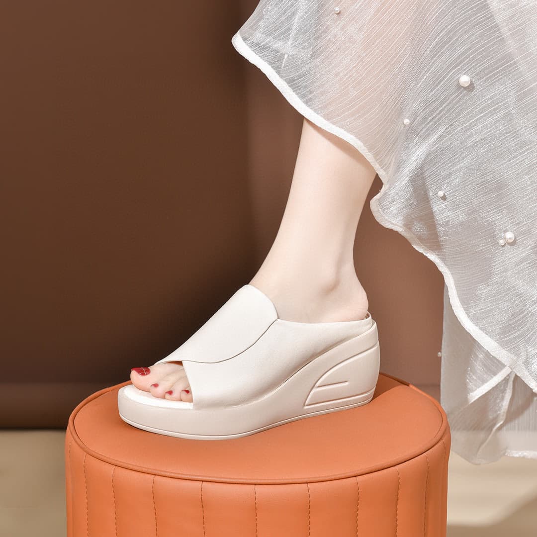 Women's Summer Thick Heel Slip-On Shoes European Style Fish Mouth Leather Slippers Comfortable Casual Footwear Fashionable