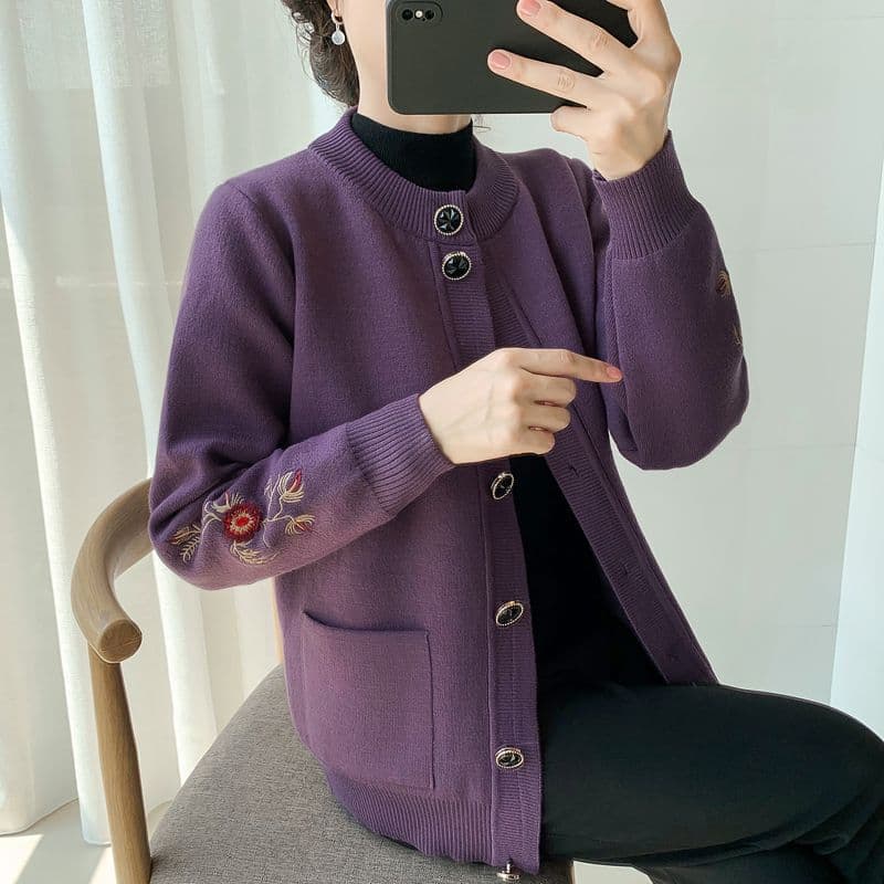 Winter clothing for middle-aged and elderly women, including fleece-lined coats, warm tops, sweaters, and cardigans.