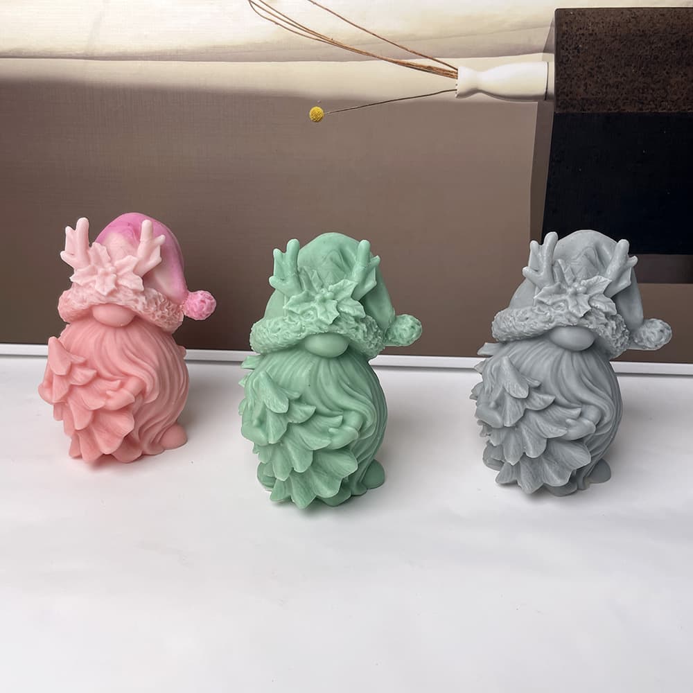 Deer Head Pine Tree Hugging Christmas Gnome Candle Silicone Mold Plaster Mold Aromatherapy Silicone Mold 8943