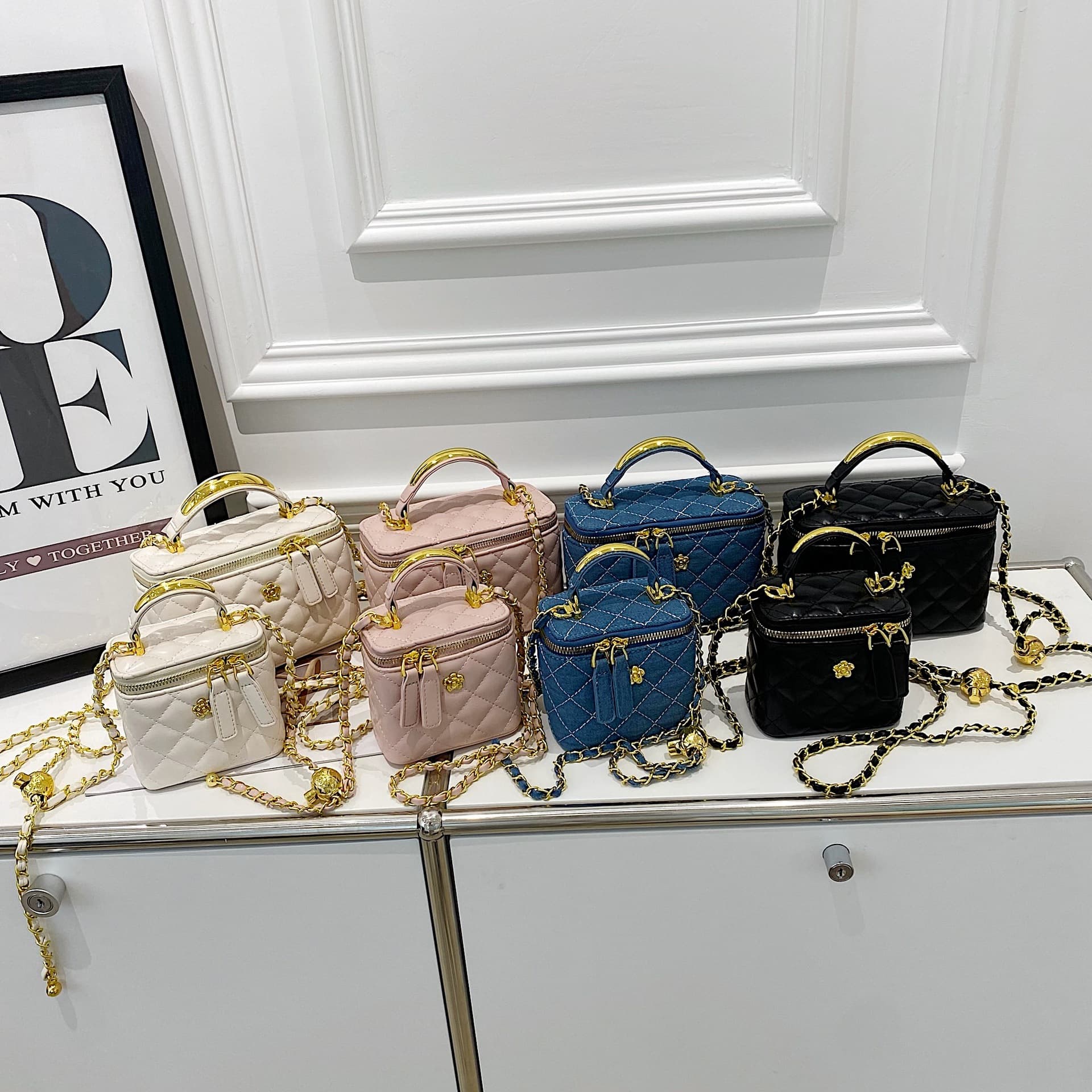 Fashion Embroidered Diamond Pattern Small Square Women's Crossbody Bag Chain Handbag Versatile Polyester Lining Handbag