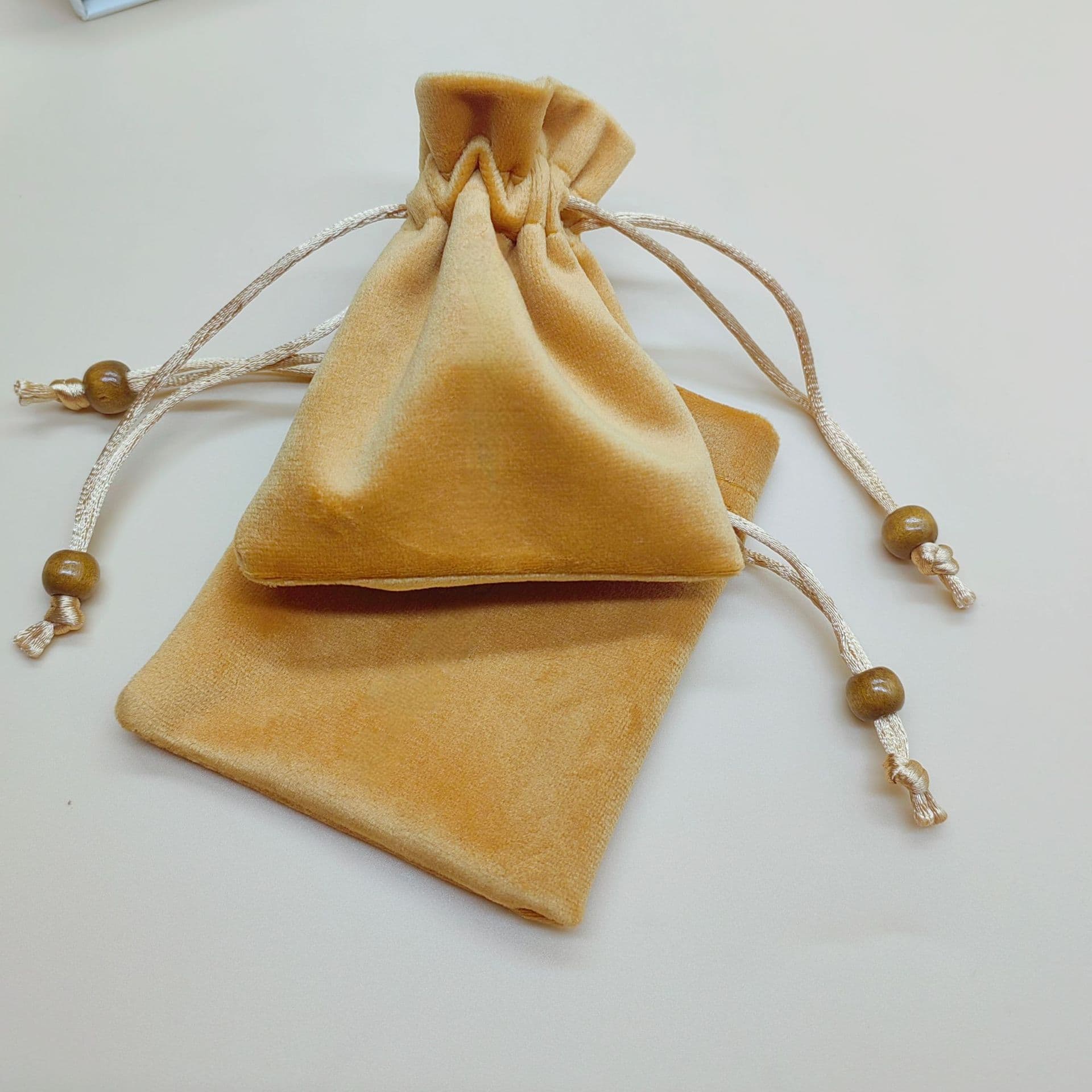 Liss velvet gift packaging cloth bag velvet jewelry velvet lucky bag drawstring pouch customizable logo