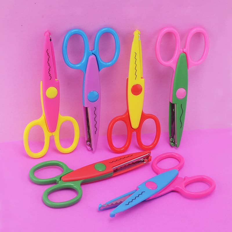Wholesale kindergarten art safety scissors, trimming scissors, pattern scissors, sharp rounded corner small scissors, children's lace scissors