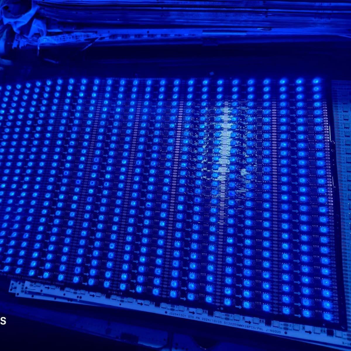 LED SMD RGB light strips with high-power copper substrate, smart double-sided efficient remote control and energy-saving features