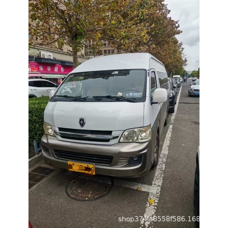 Cross-Border Export Supply of Toyota Hiace, Coaster, and Jinbei Mini-Buses for Medium-Sized Business Transportation
