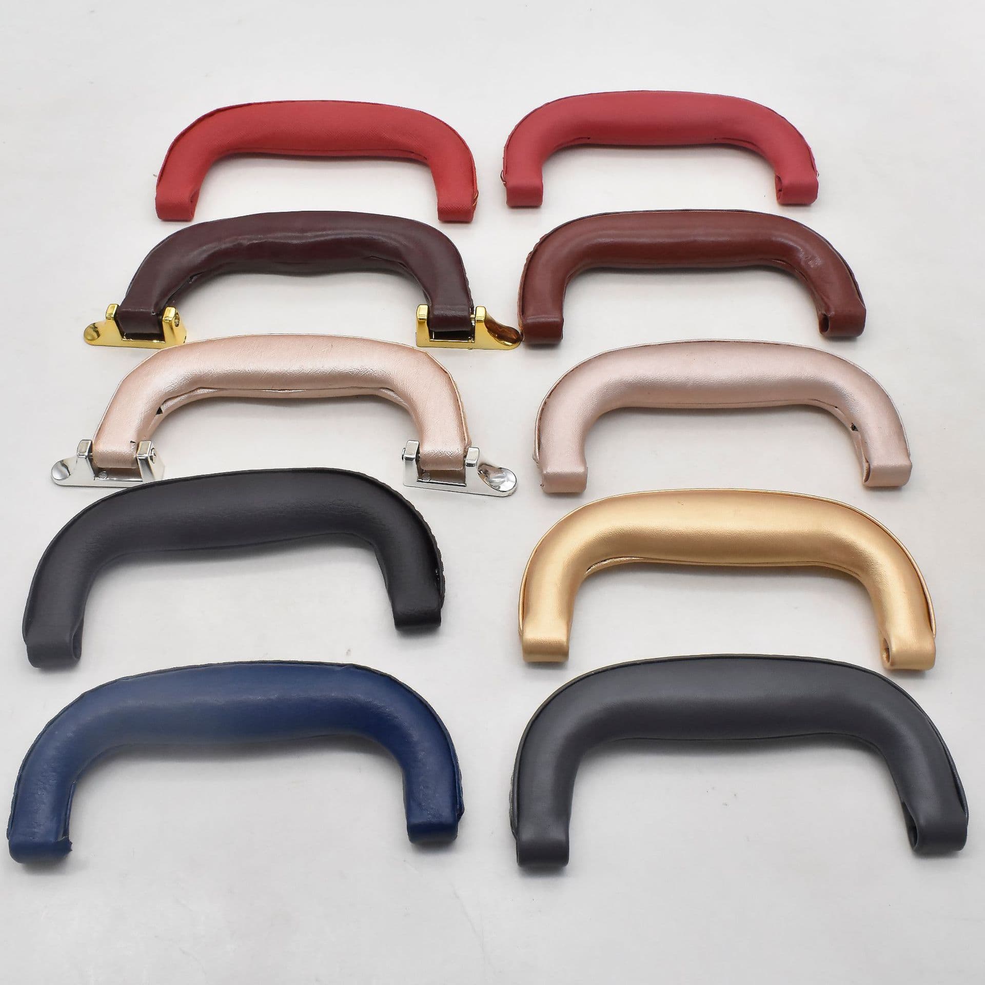 Large supply of gift boxes, wine boxes, leather handles, luggage accessories, and various high-end wooden box handles.