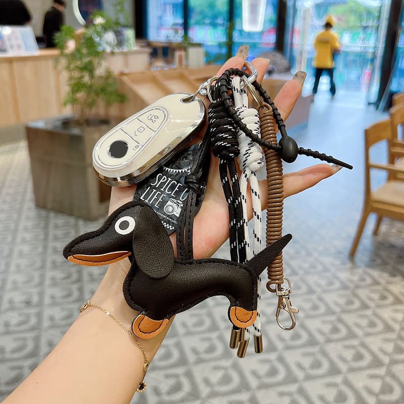 New Leather Dachshund Hand-Woven Rope Keychain Woven Rope Leather Puppy Car Keychain Bag Pendant