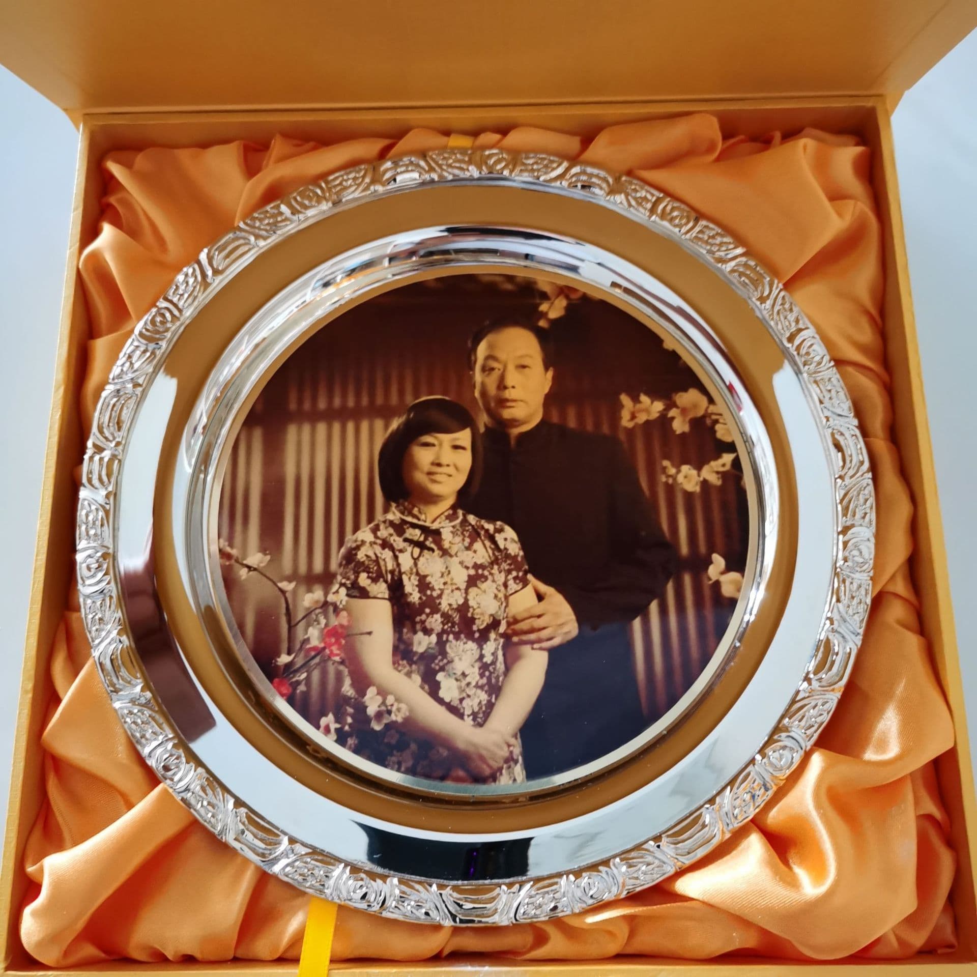 Production and Supply of Pure Copper Etched, Polished, Painted, Electroplated 24K Gold, Sterling Silver Copper Plates, High-End Commemorative Dishes with Stands