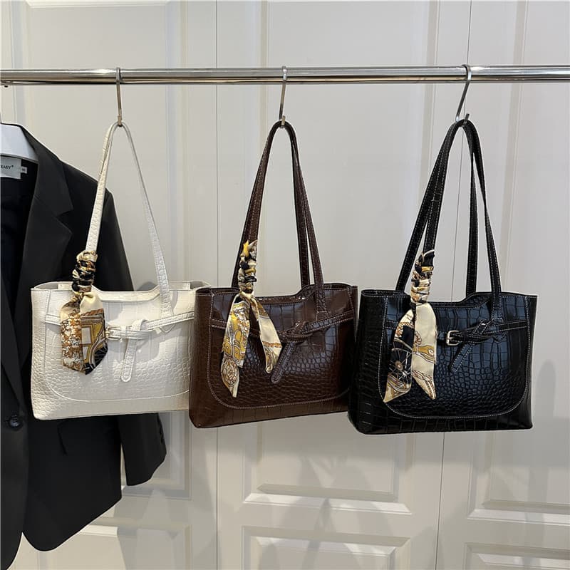 Large-Capacity 2025 New Winter Urban Trendy Bag for Women, Simple and Fashionable Single-Shoulder Commuter Tote Bag
