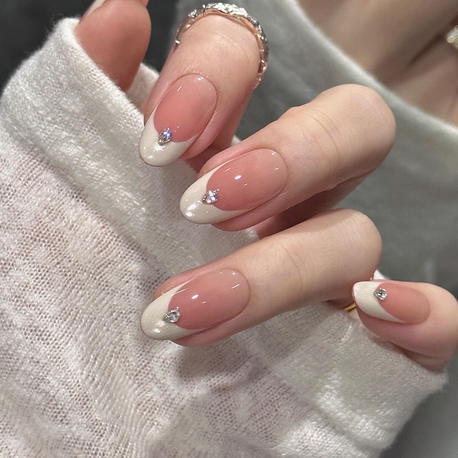 Handmade Wearable Nails Ins Style Healy French Short Design Elegant Simple Press-On Nails In Stock