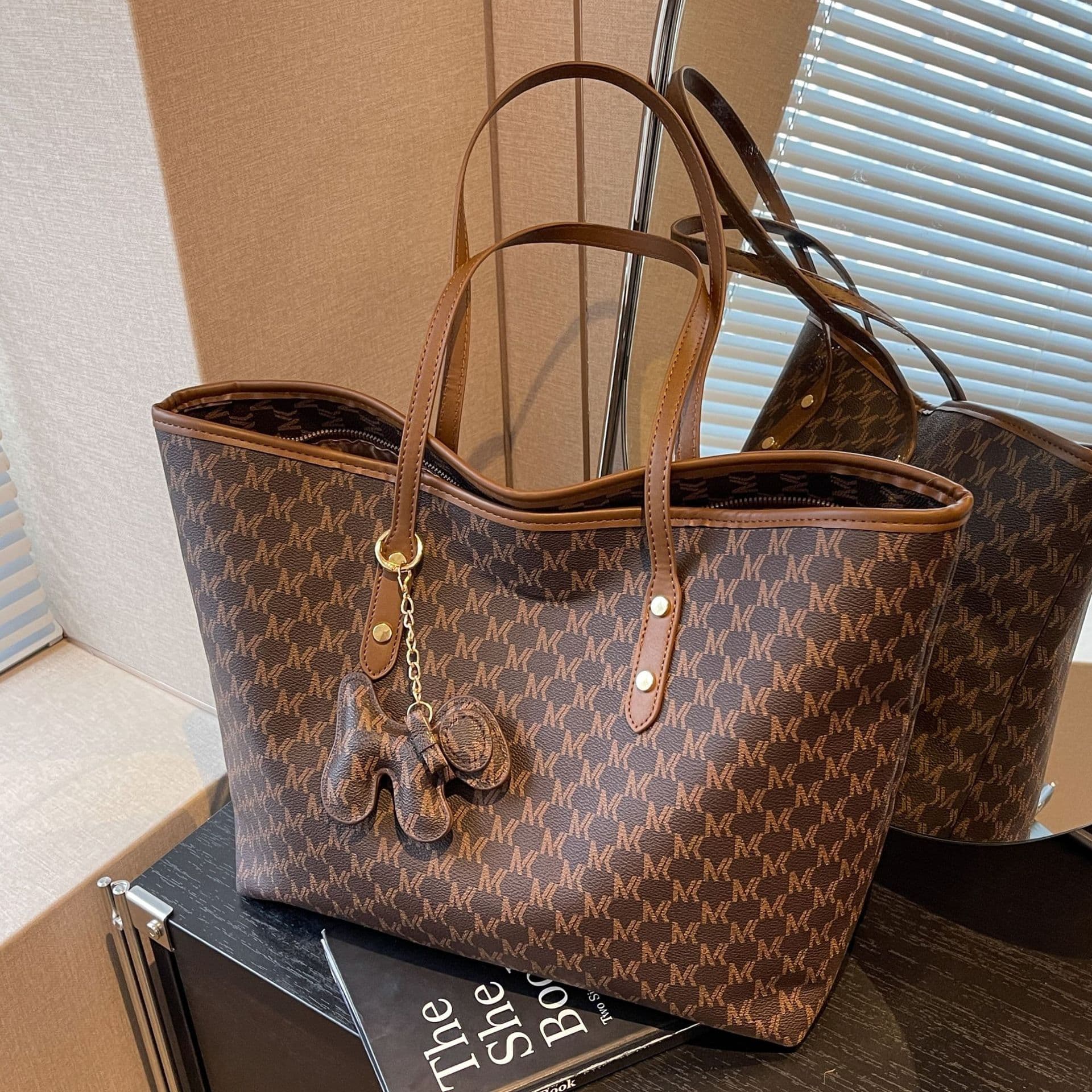 Fashionable and Versatile Handbag for Women 2023 New Trendy Viral Shoulder Bag Large Capacity Tote Bag