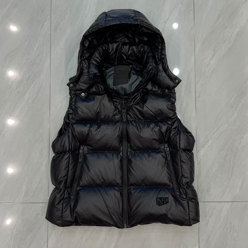Black and gold label goose down vest, unisex down jacket vest, 2024 new style, extra thick short vest for Northeast China.