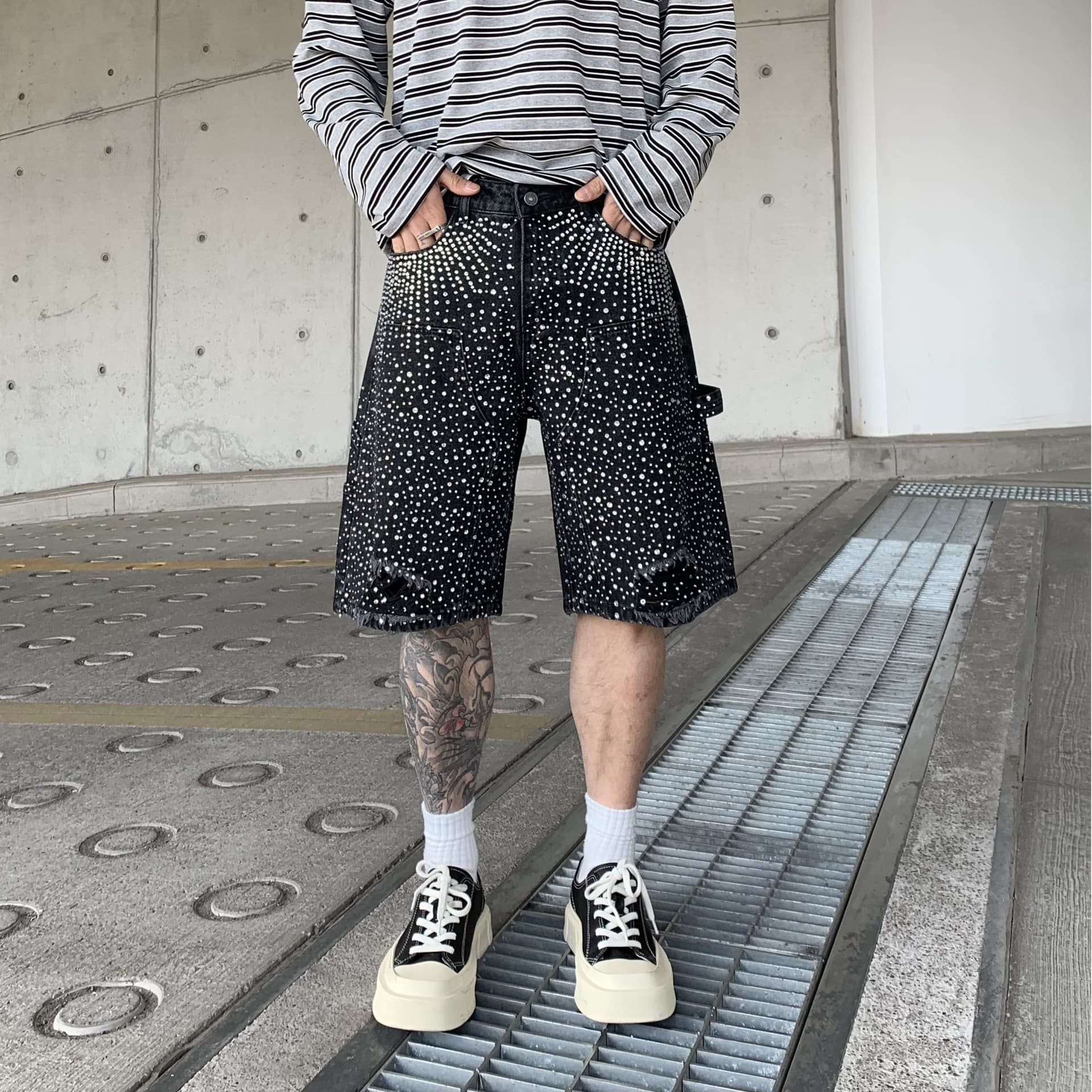 Cross-border European and American high-street rhinestone-encrusted denim shorts for men, new summer style, distressed cargo gradient capri pants.