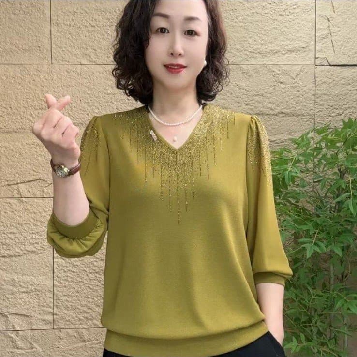 2025 Mother Wear Spring New Chic V-Neck Rhinestone Loose Slim-Fit Versatile Long Sleeve Middle-Aged and Elderly Women's Wear Top