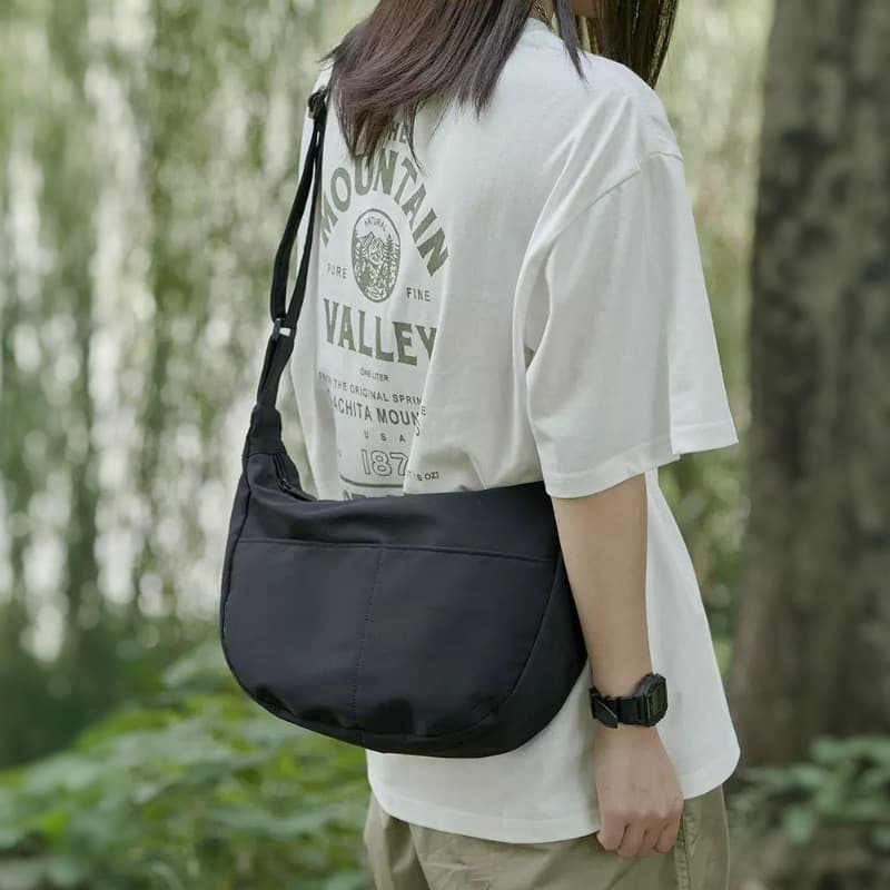 Crossbody Bag for Men and Women, Large Capacity Shoulder Bag 2026 New Style, Black Dumpling Bag, Trendy Ins Fabric