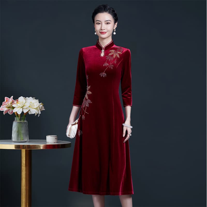 Young and Middle-aged Mothers Wedding Gown Velvet Cheongsam Fashionable Bridesmaid Dress Elegant Wedding Ceremony Dress
