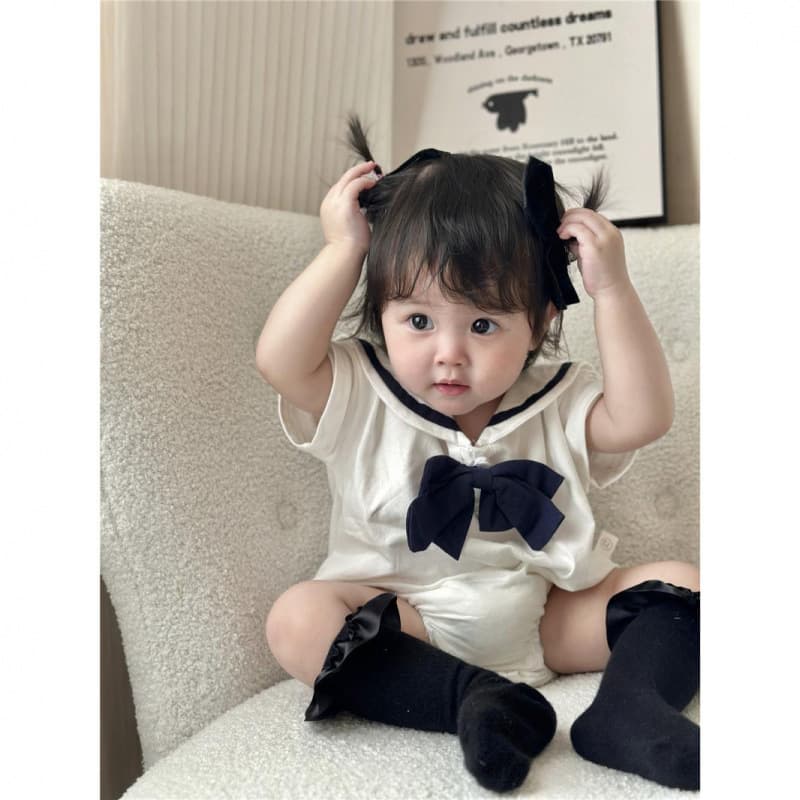 Summer Baby Girl Romper with Turn-down Collar Short Sleeve Bodysuit Baby Wear Out Triangle Crawl Suit Infant New