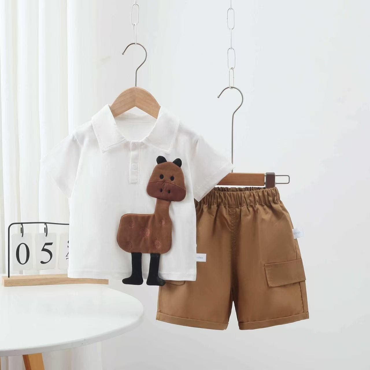 Boys' new summer suit, handsome lapel half-sleeved suit, boy's cartoon short-sleeved cargo shorts two-piece set