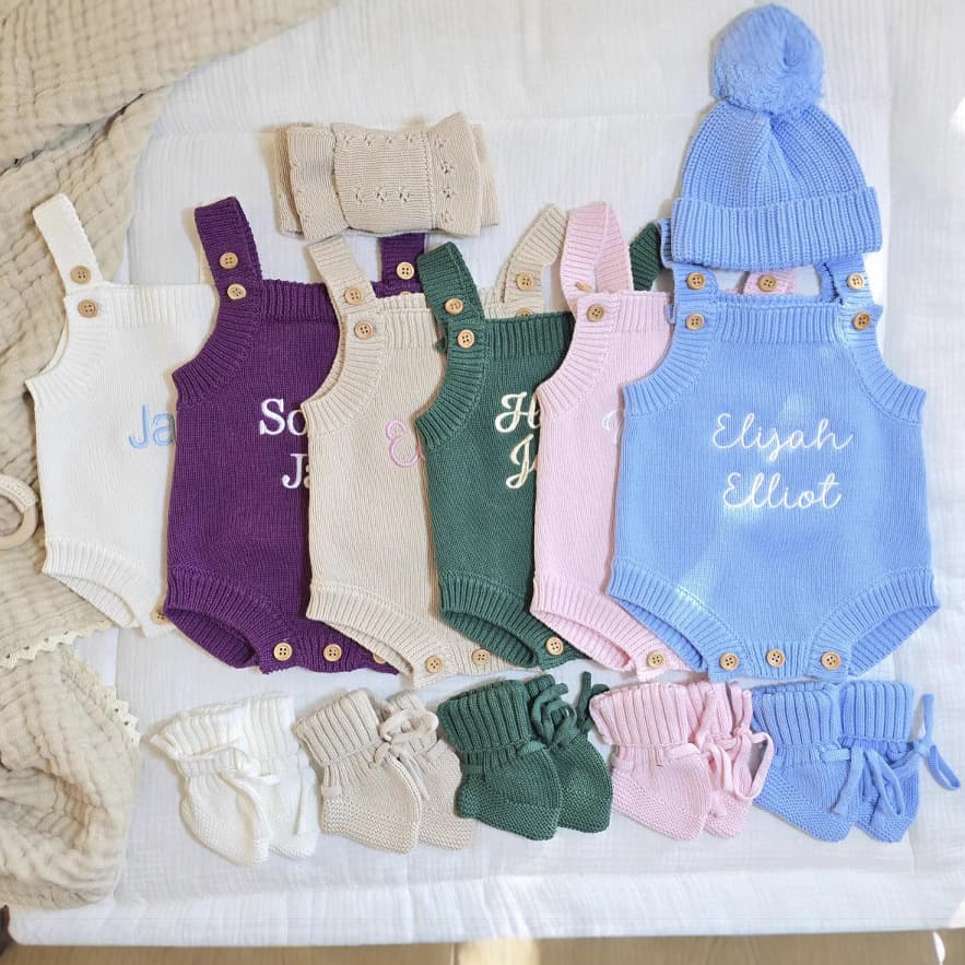 Long-sleeve onesie bodysuit for newborn baby, unisex knit crotch-snap romper