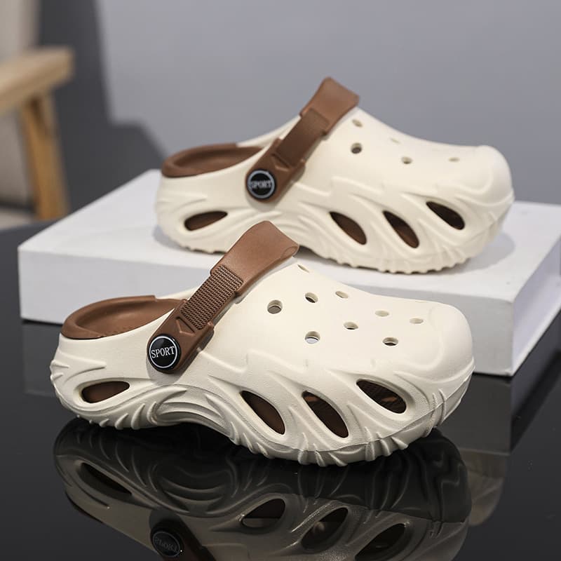 New summer style boys' clogs, closed-toe slippers, for toddlers aged 6-15, sandals for outdoor wear, with a "walking on clouds" feel.