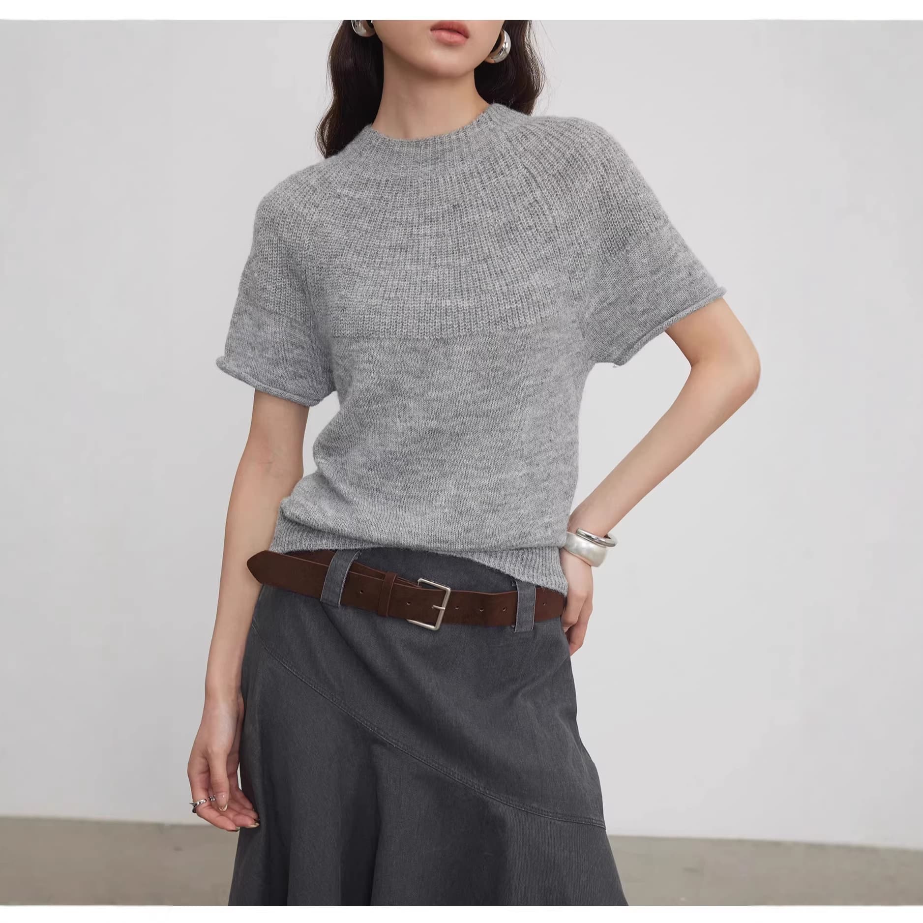 Korean-style unique design crew neck khaki brown knit sweater for women, spring minimalist soft short-sleeve top