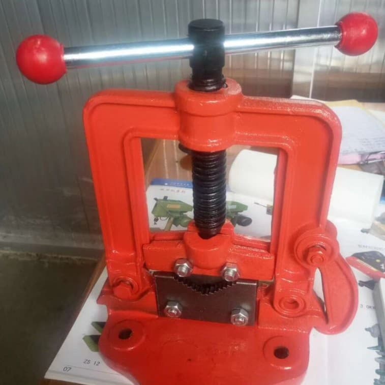 Wholesale Pipe Pressure Wrench, American Flat-Jaw Vise with 360-Degree Swivel Base