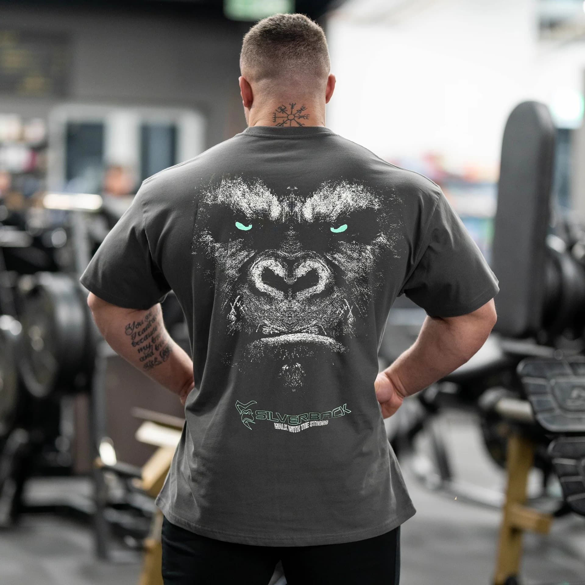 SILVERBACK New Fitness Weightlifting Plus Size Sports Short Sleeve Men's Streetwear Gorilla Print Crewneck Top