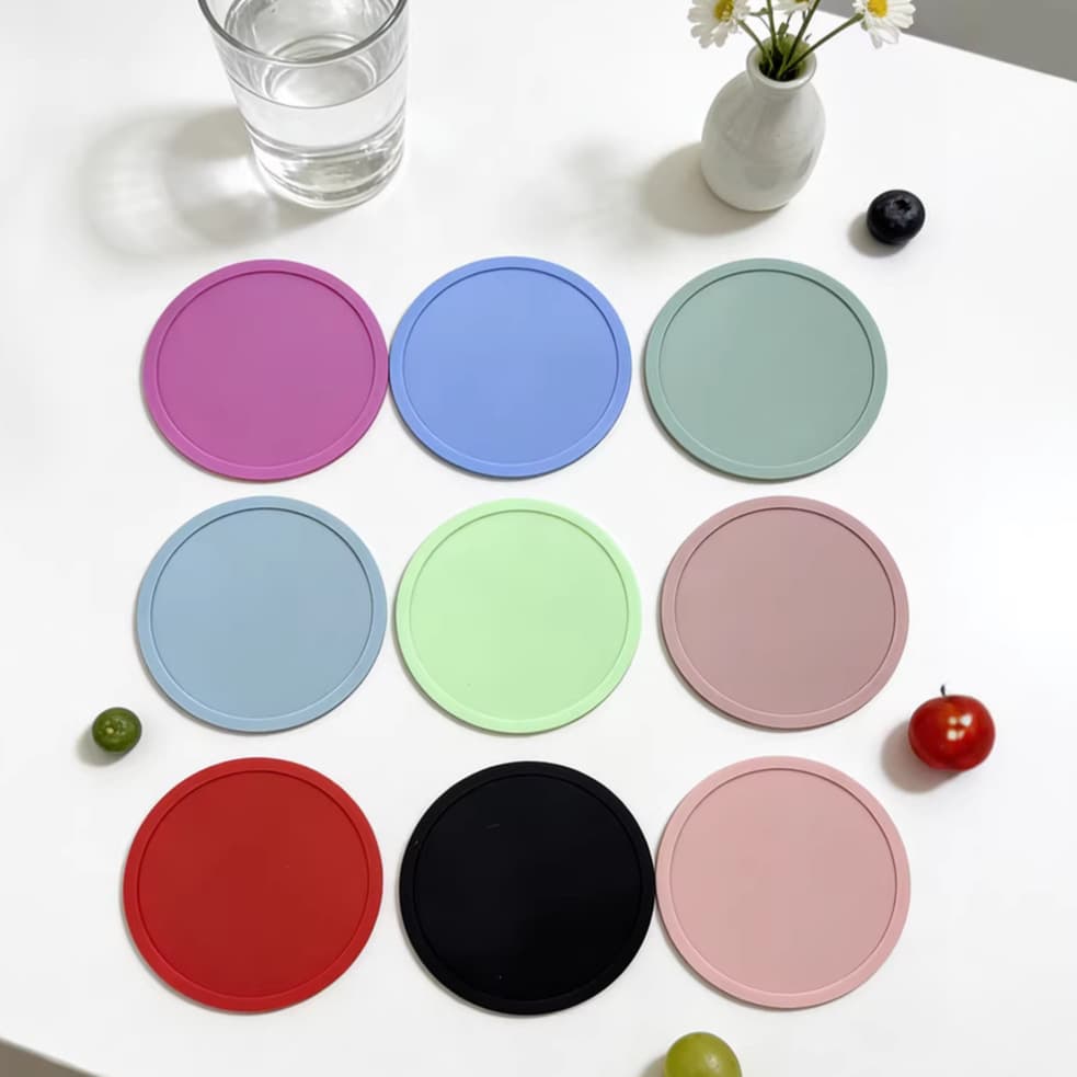 Cross-border hot-selling silicone coasters, non-slip and high temperature resistant heat insulation pads, simple solid color round coasters