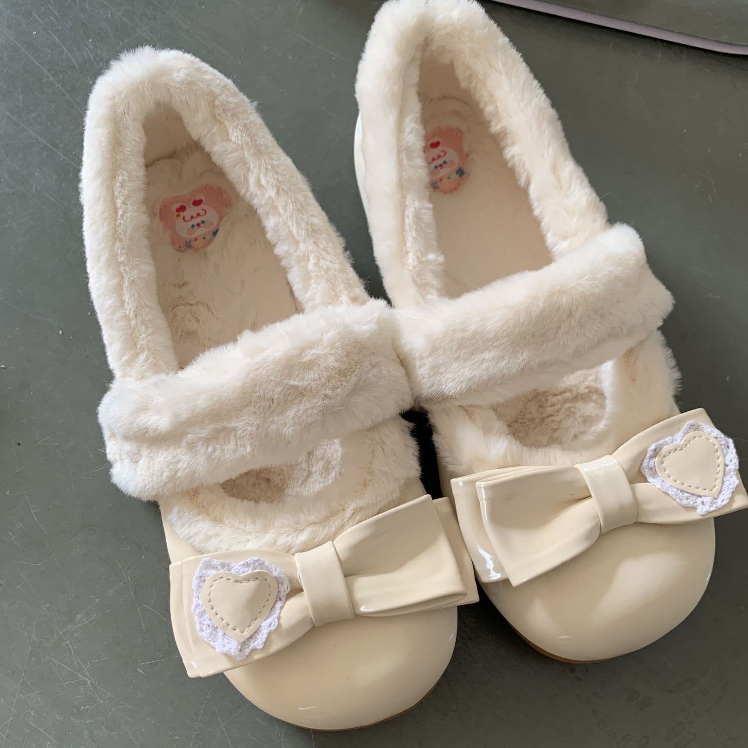 Round-toe, single-strap, fleece-lined bow, pink French-style autumn/winter furry shoes for women, beige.