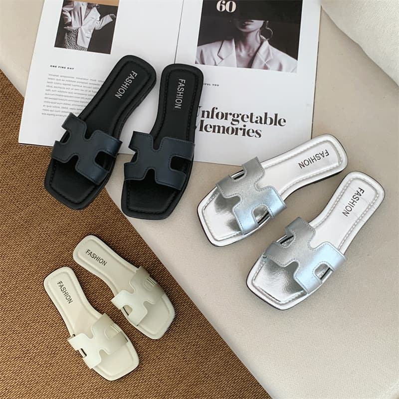 Trendy Flat Sandals for Women Summer 2026 New Style Korean Versatile Beach Flip Flops