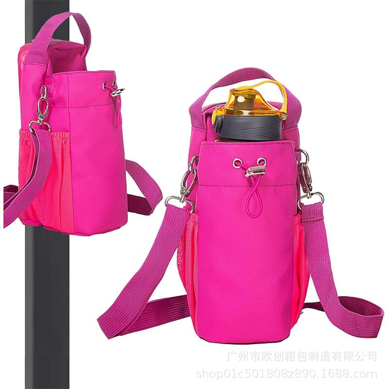 Dropshipping available on Amazon, in stock, gym magnetic water bottle bag, 900D leather with strong magnetic attraction, shoulder bag.